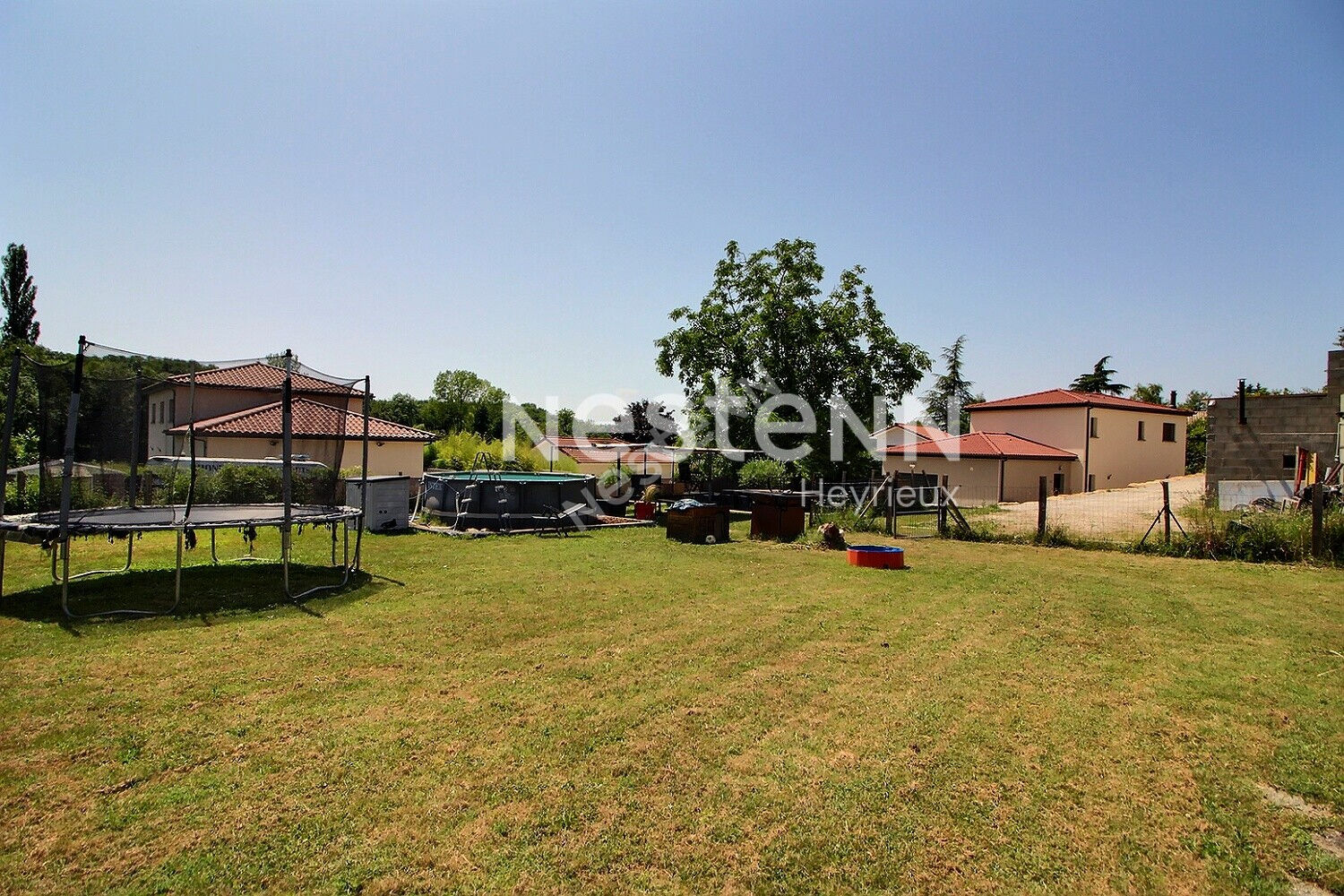 Terrain 580 m² · à Oytier-Saint-Oblas · 125 000 €