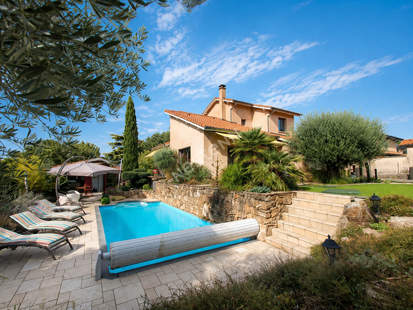 Maison 8 pièces 167 m² · à Toussieu · 167 m² · 639 000 €