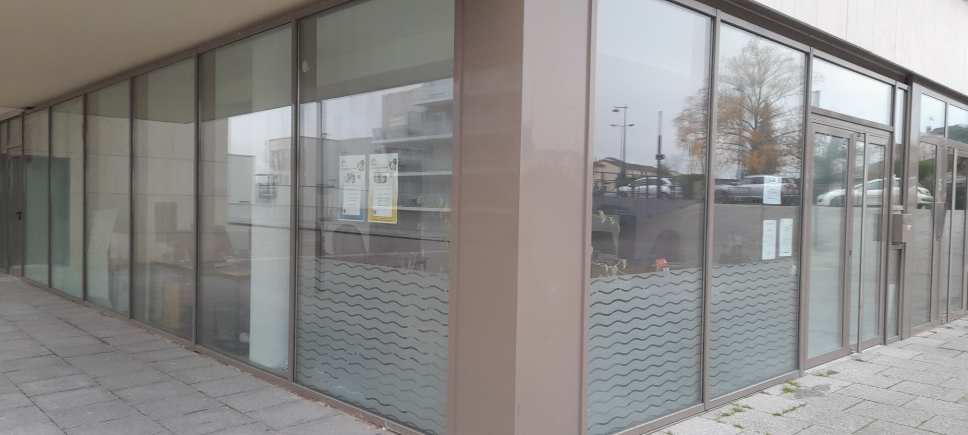Local commercial 2 pièces 90 m² · à Tinqueux · 90 m² · 230 000 €