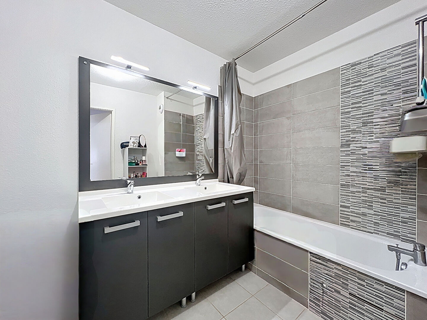 Castanet Tolosan Appartement T3 , terrasse, parking, résidence récente