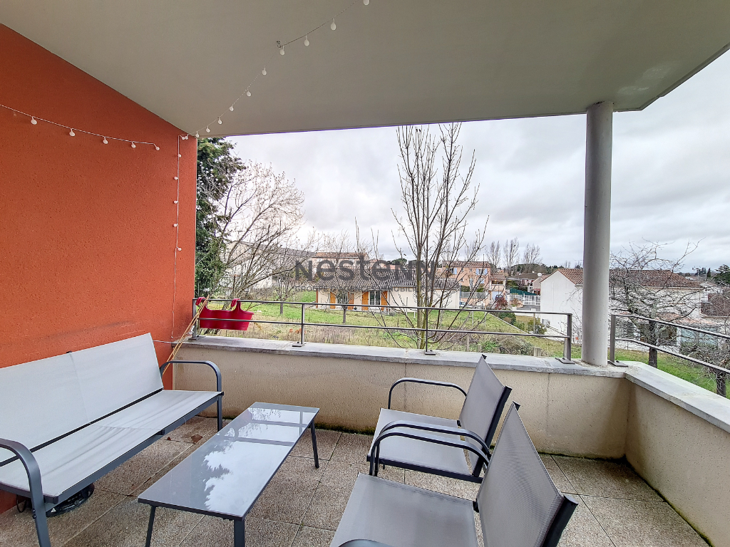 Appartement T3 a vendre, avec sa terrasse couverte et