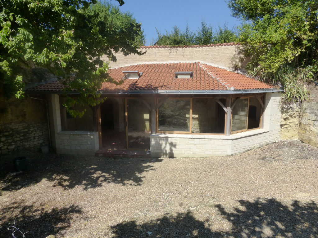 Maison troglodyte proche Doue la Fontaine - D2949