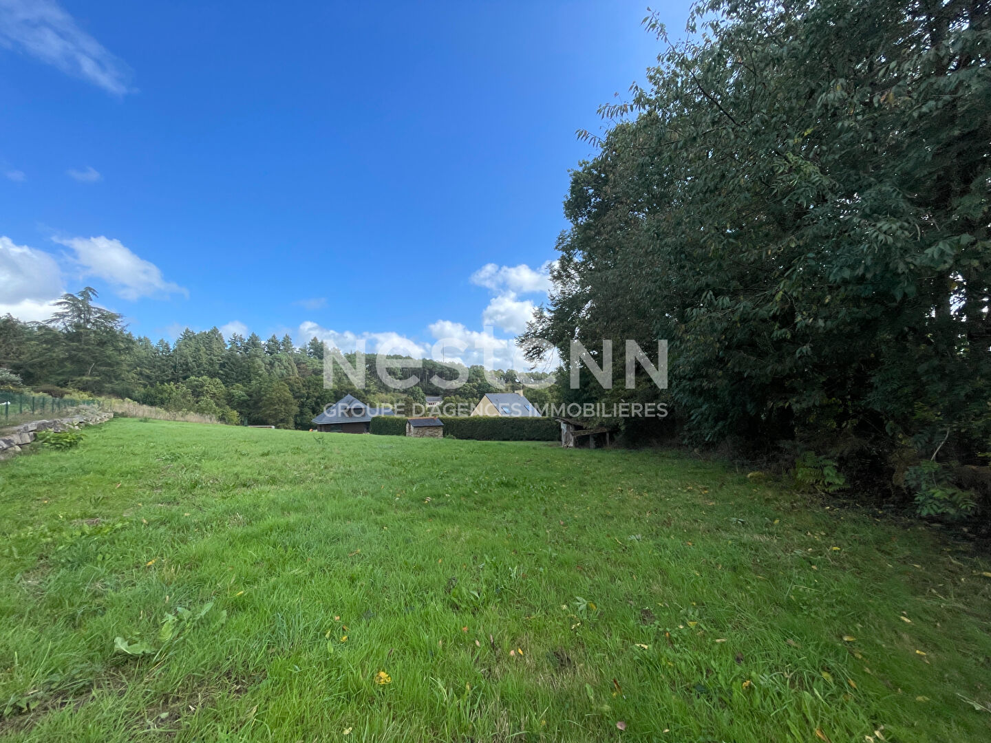 Terrain constructible entre Serent et Saint Guyomard 1550 m2 · 98 100 €