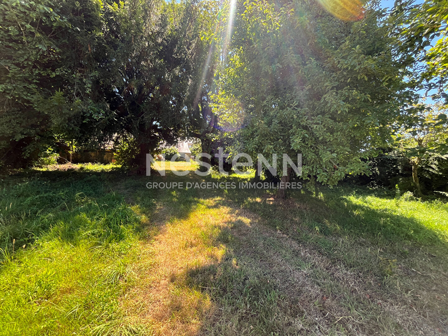 Terrain à vendre bourg d'Elven 779 m2 · 190 800 €