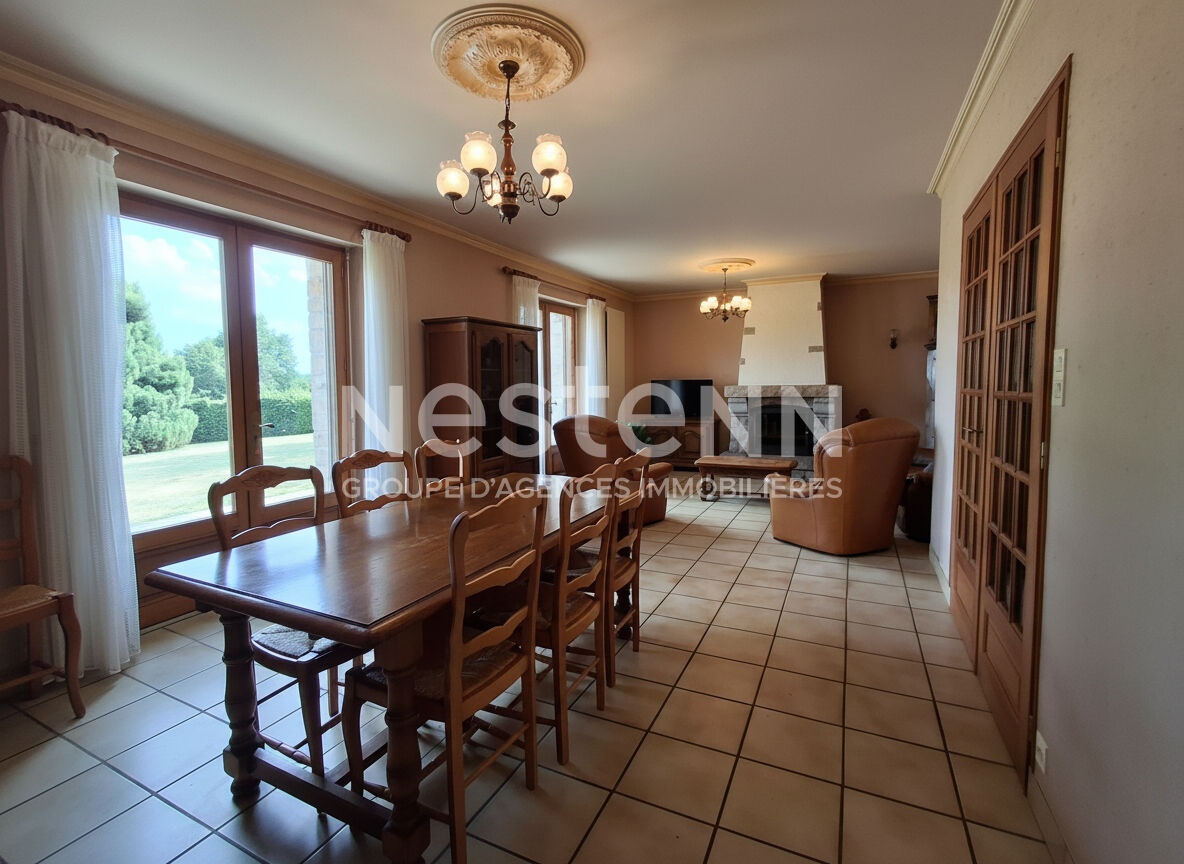 Charmante maison en pierre à vendre de 129 m² sur un terrain constructible de 2 700 m² / Morbihan / Bretagne