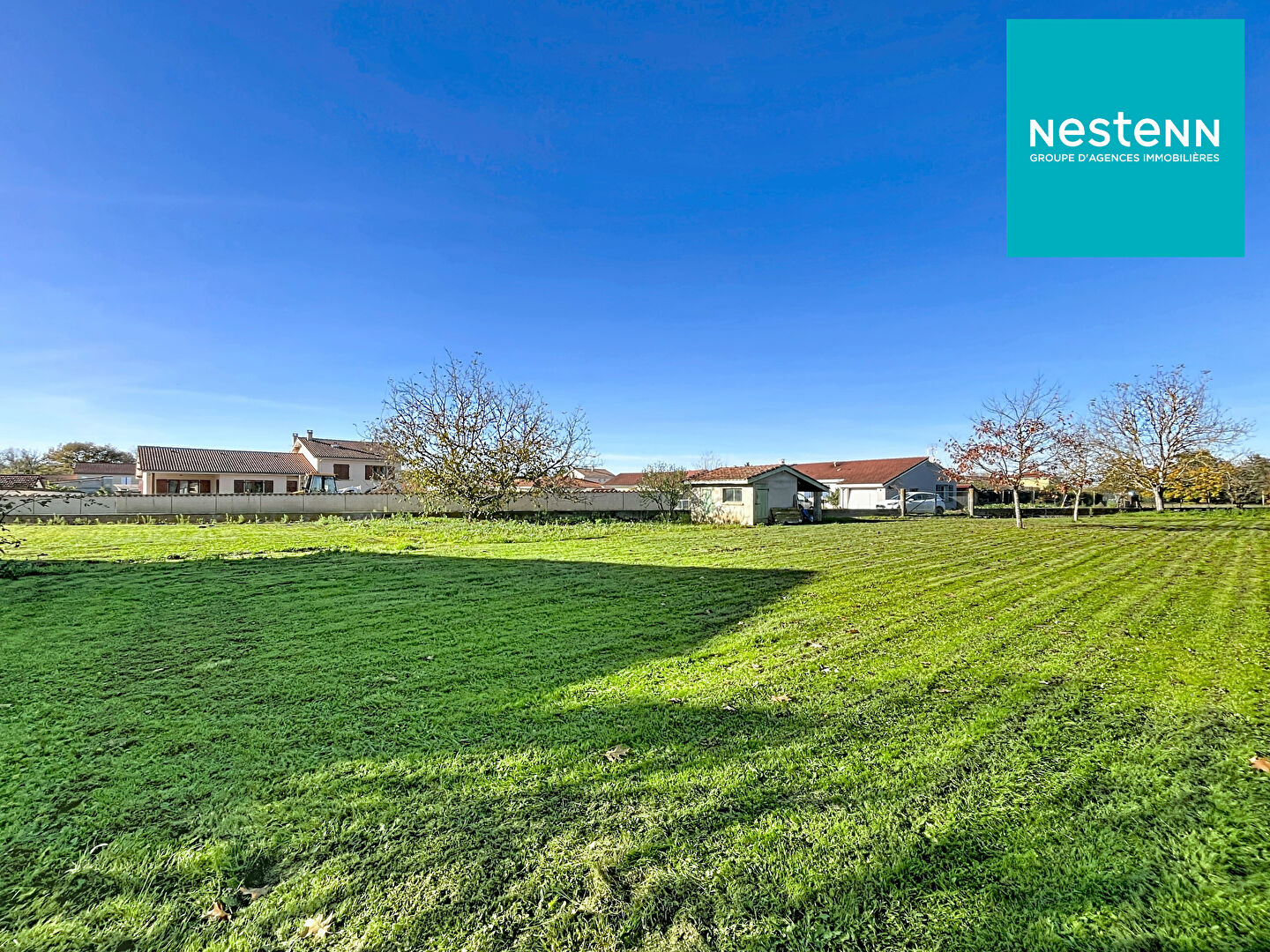 Terrain Montrond Les Bains 1627 m2 · 98 000 €