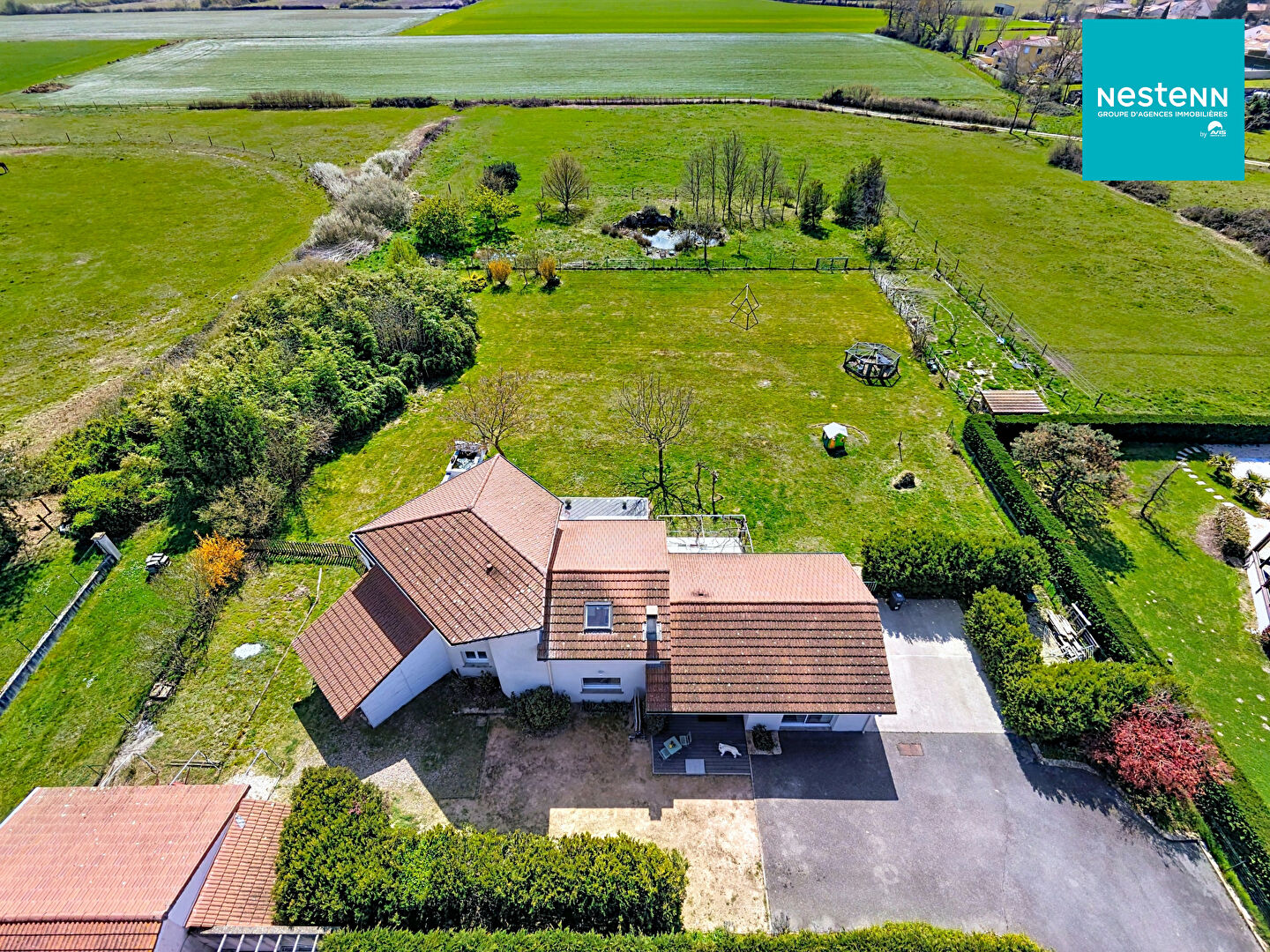Maison 8 pièces 203 m² · à Montrond les Bains · 203 m² · 439 000 €