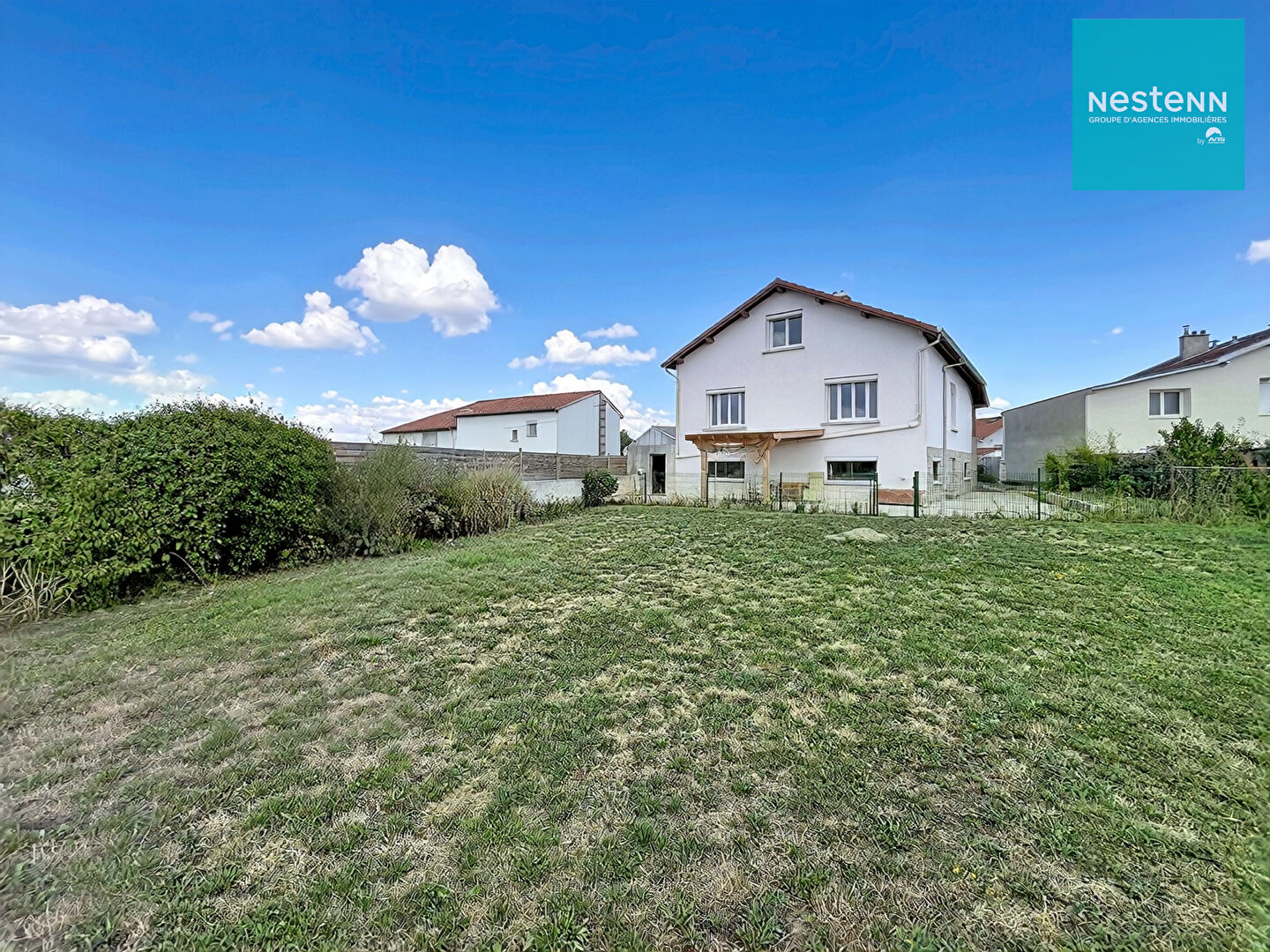 Maison 6 pièces 140 m² · à Saint-Romain-le-Puy · 140 m² · 285 000 €