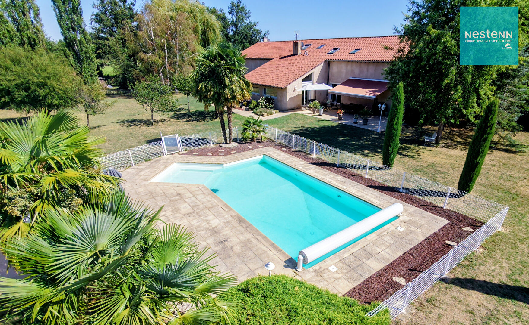 Maison 13 pièces 325 m² · à Precieux · 325 m² · 569 000 €