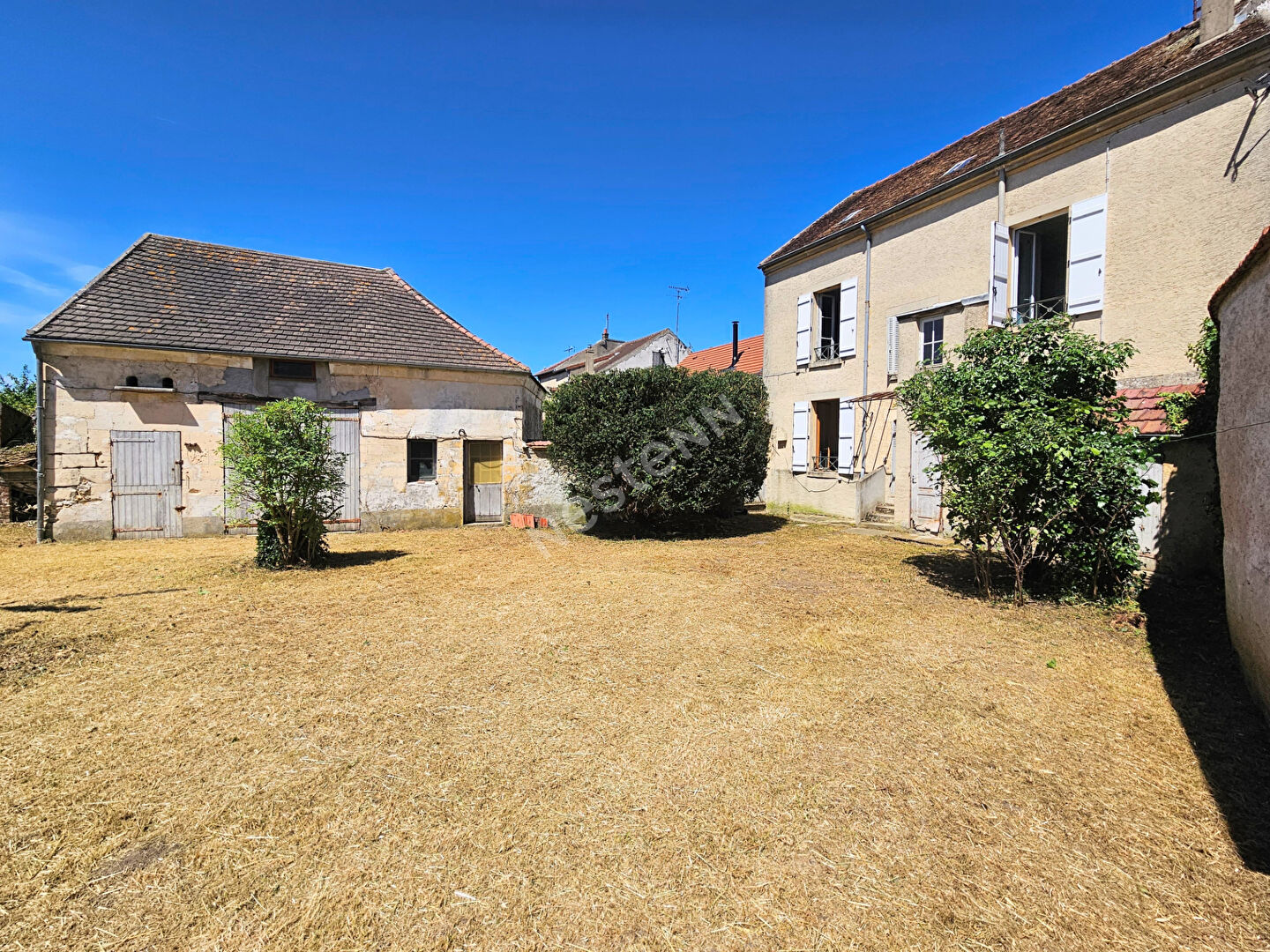 Maison 8 pièces 162 m² · à Marines · 162 m² · 299 900 €