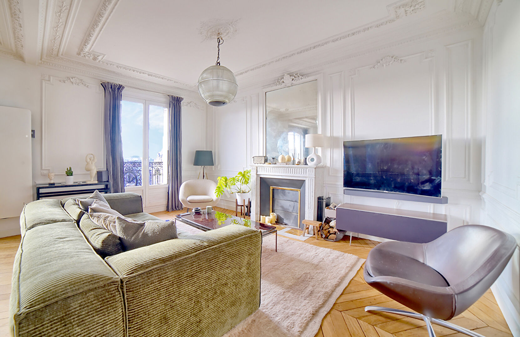 Hôtel de ville  4 Pièces  95 m² avec 2 Balcons