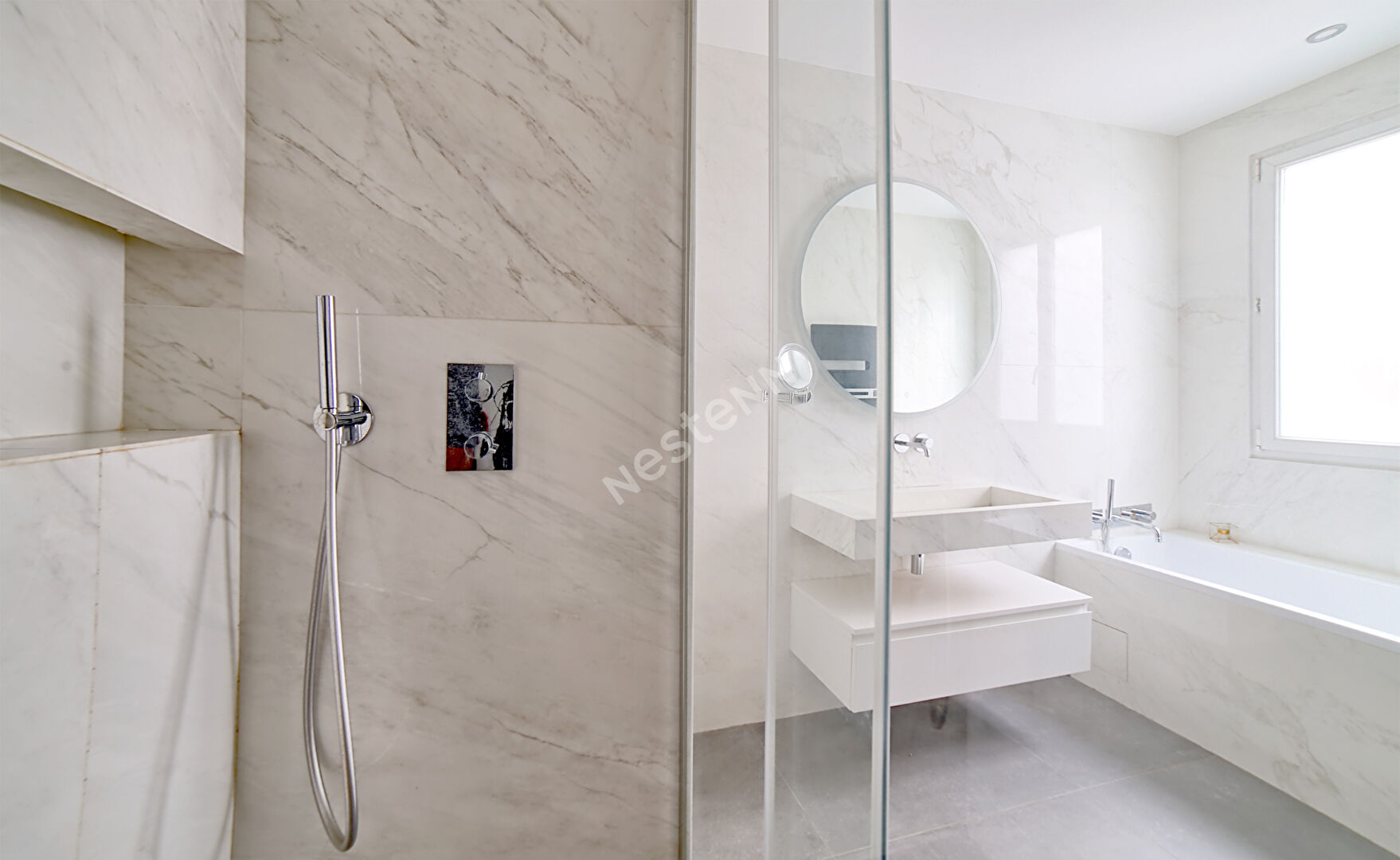 Hôtel de ville  4 Pièces  95 m² avec 2 Balcons