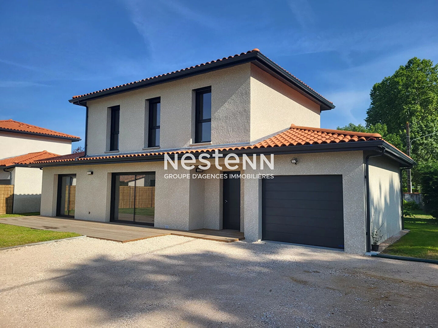 A VENDRE - PINS-JUSTARET -  Villa  de Type 5  de 113 m²  - entièrement neuve