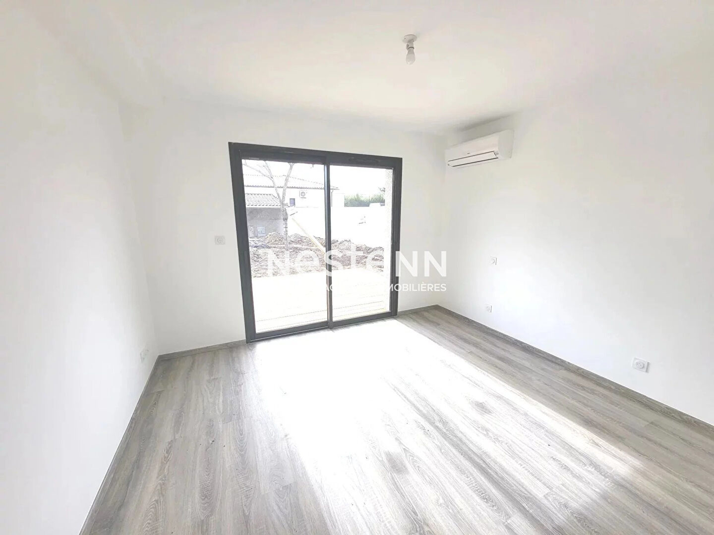 A VENDRE - PINS-JUSTARET -  Villa  de Type 5  de 113 m²  - entièrement neuve