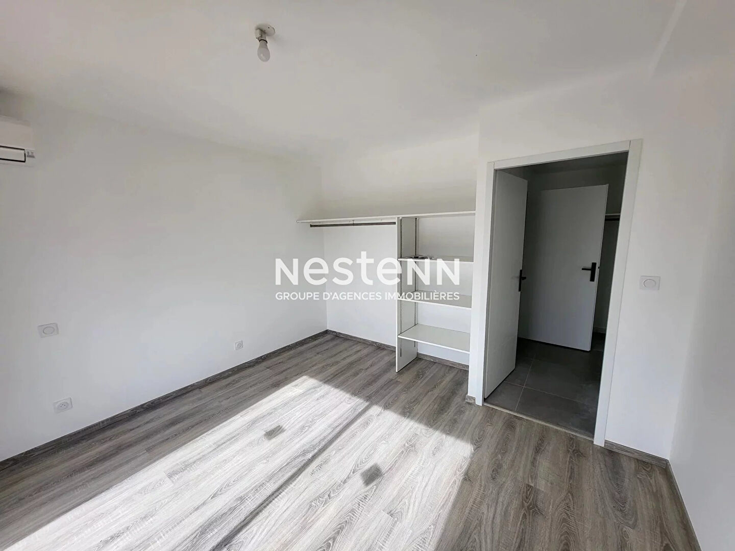 A VENDRE - PINS-JUSTARET -  Villa  de Type 5  de 113 m²  - entièrement neuve