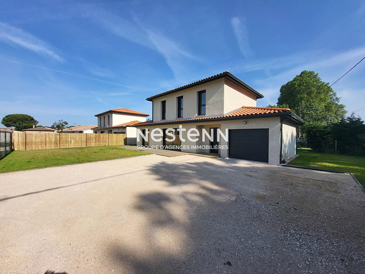 A VENDRE - PINS-JUSTARET -  Villa  de Type 5  de 113 m²  - entièrement neuve