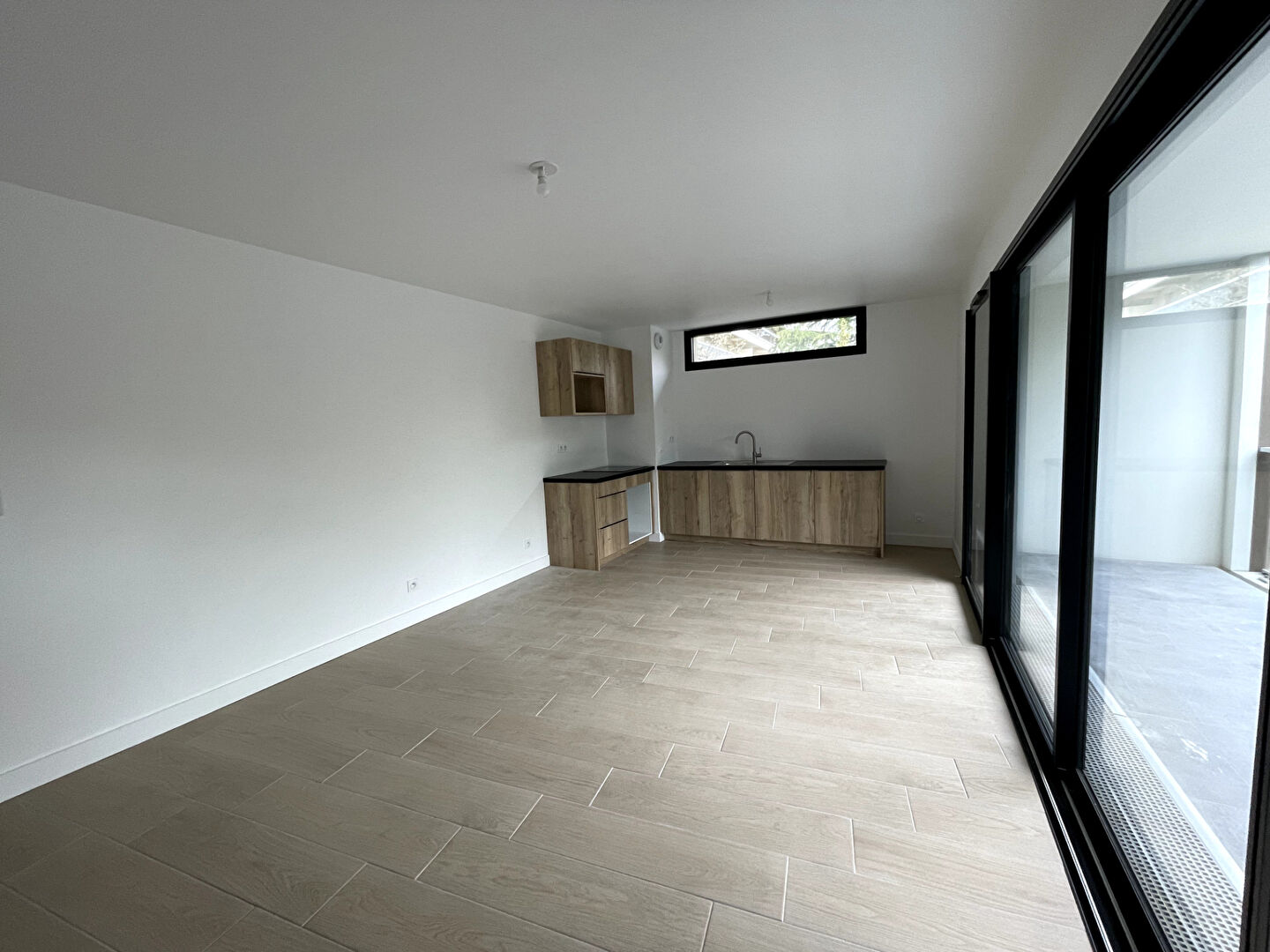 Idealement situe bordeaux cauderan 70 rue poujeau residence Eclat de Vert