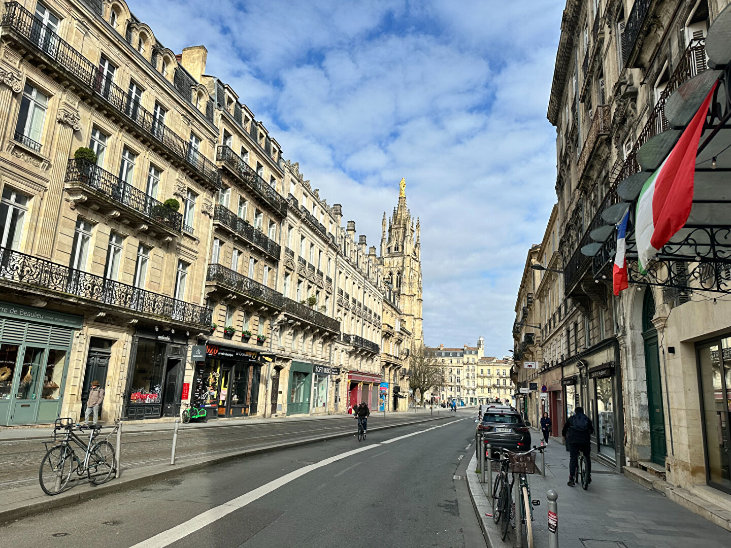 Local commercial 3 pièces 120 m² · à Bordeaux · 120 m² · 542 000 €