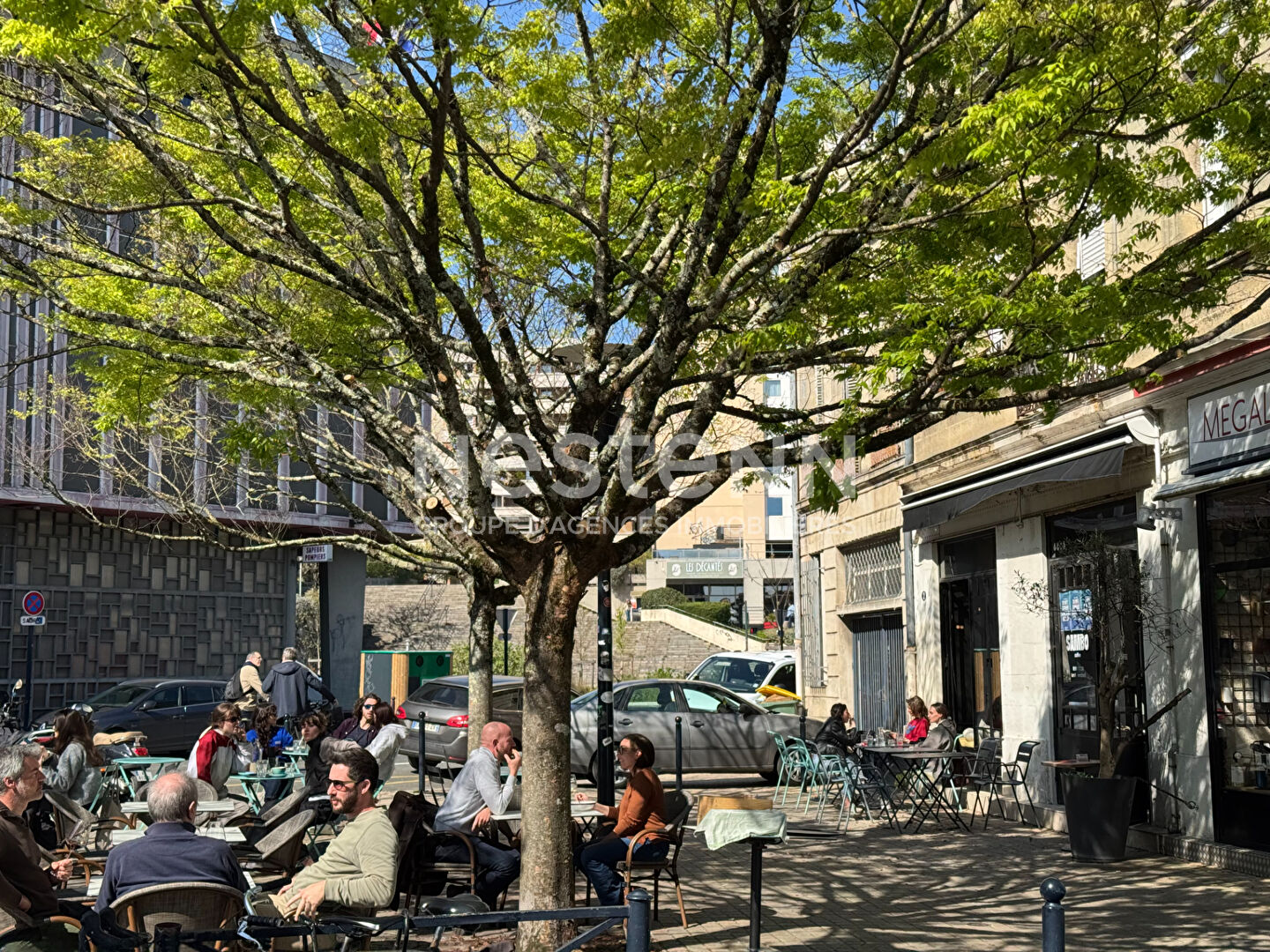 Local commercial 210 m² · à Bordeaux · 210 m² · 288 080 €