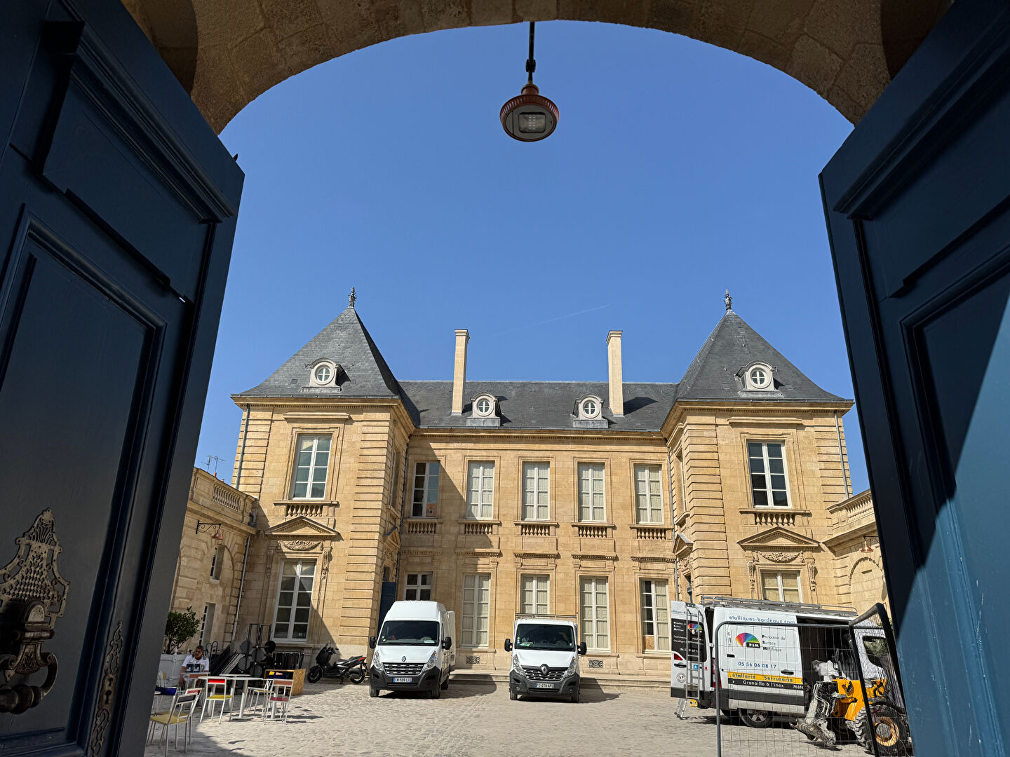 Local commercial 42 m² · à Bordeaux · 42 m² · 15 000 €