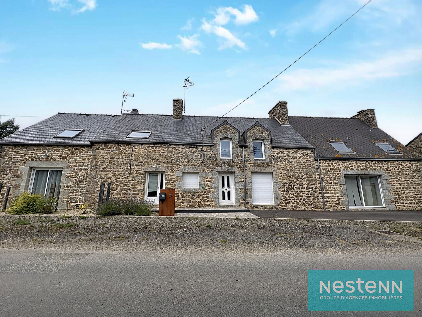 Maison 5 pièces 247 m² · à Saint Carreuc · 247 m² · 299 570 €