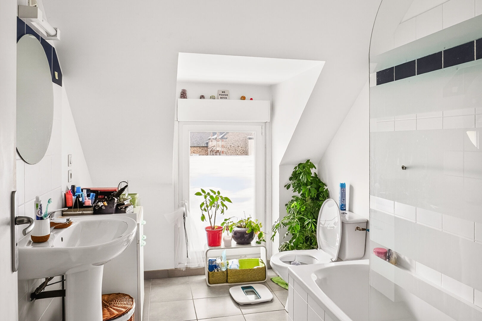 MAISON À VENDRE POMMERET BOURG - Maison de 2010, vivable de plain pied, parfaitement entretenue dans le bourg de Pommeret !