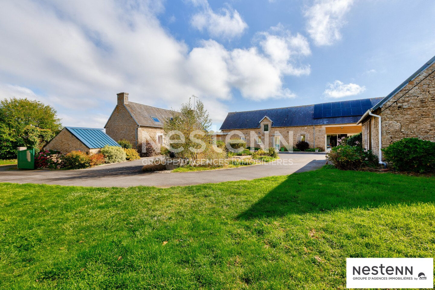 LE FOEIL - QUINTIN Maison d'exception, Longère 300 m² habitable 1,1 ha de terrain, calme absolu !