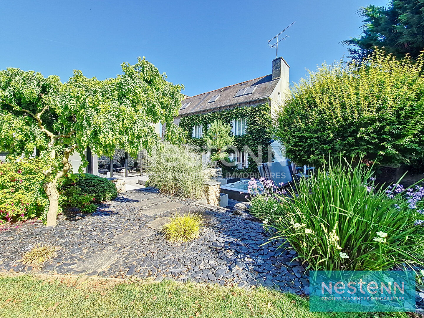 A VENDRE - Trégueux/Saint-Brieuc - Propriété d'exception avec 5 chambres, spa et jardin arboré