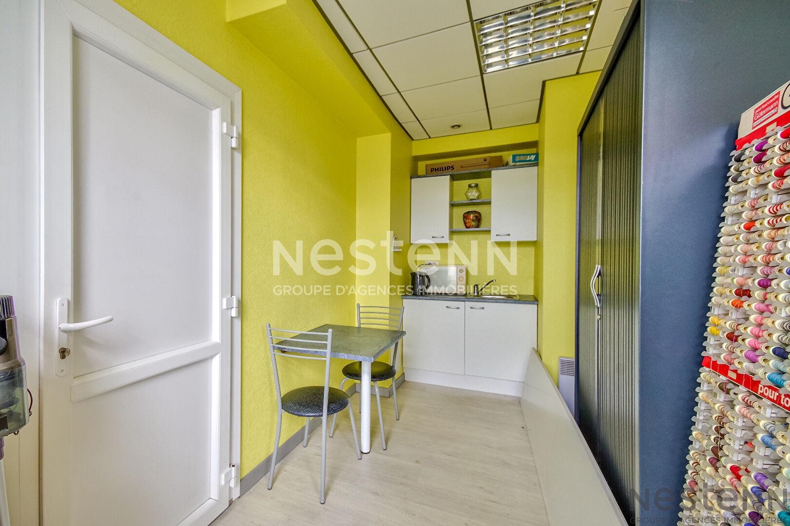 VENTE - LOCAL COMMERCIAL ENTIÈREMENT RÉNOVÉE EMPLACEMENT PREMIUM