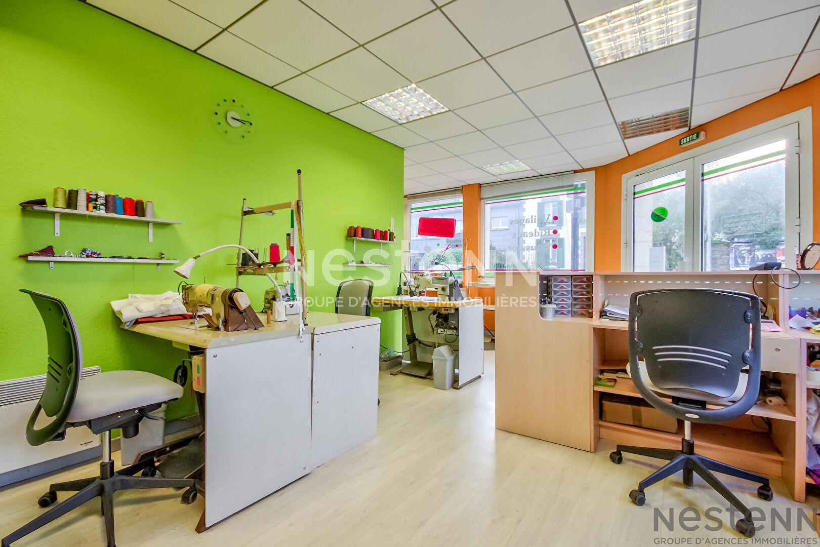 VENTE - LOCAL COMMERCIAL ENTIÈREMENT RÉNOVÉE EMPLACEMENT PREMIUM