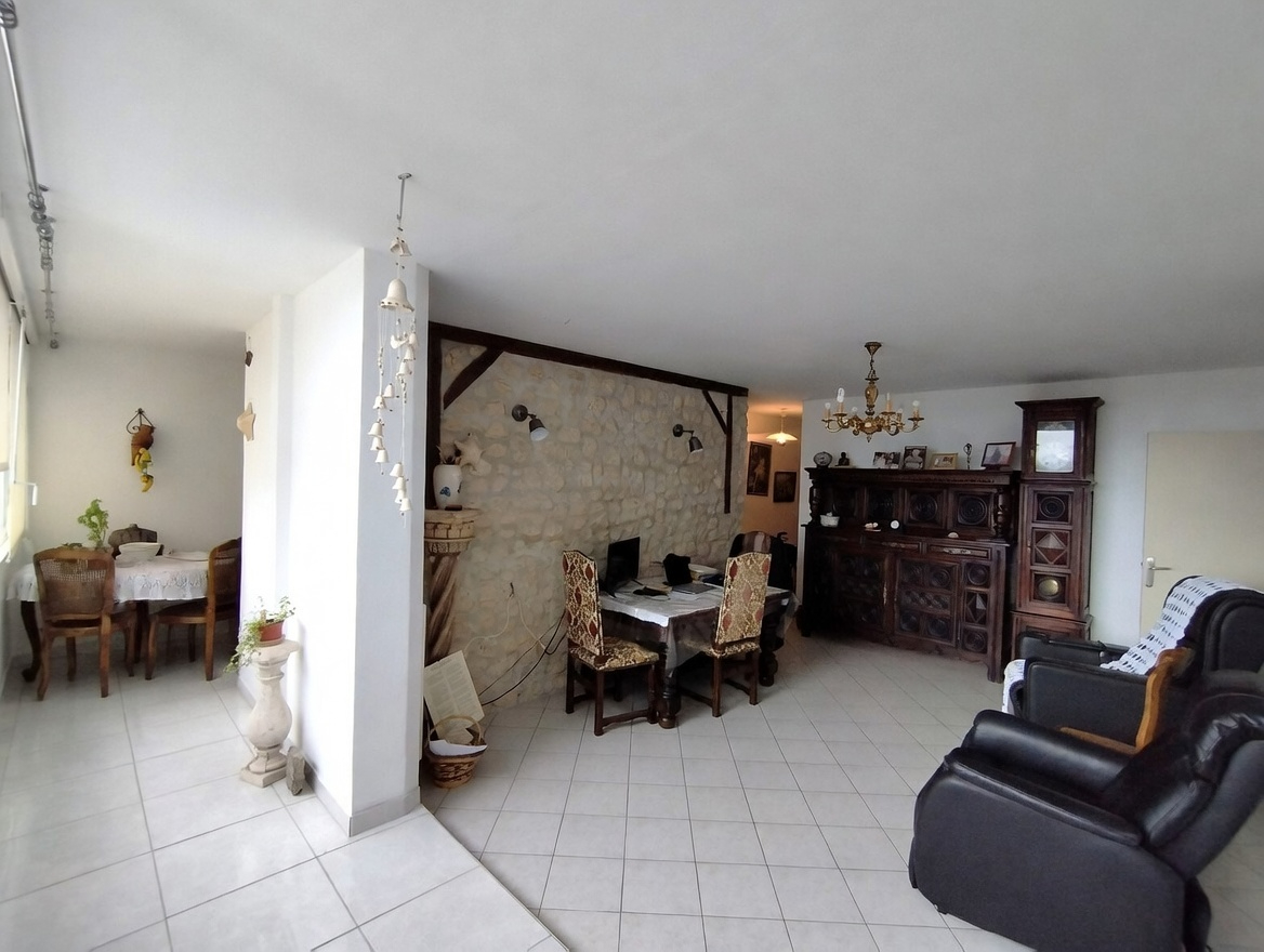 Appartement Saint Pierre Des Corps 4 pièce(s) proche Tours, commerces, écoles, gare TGV, Fil Bleu, tram