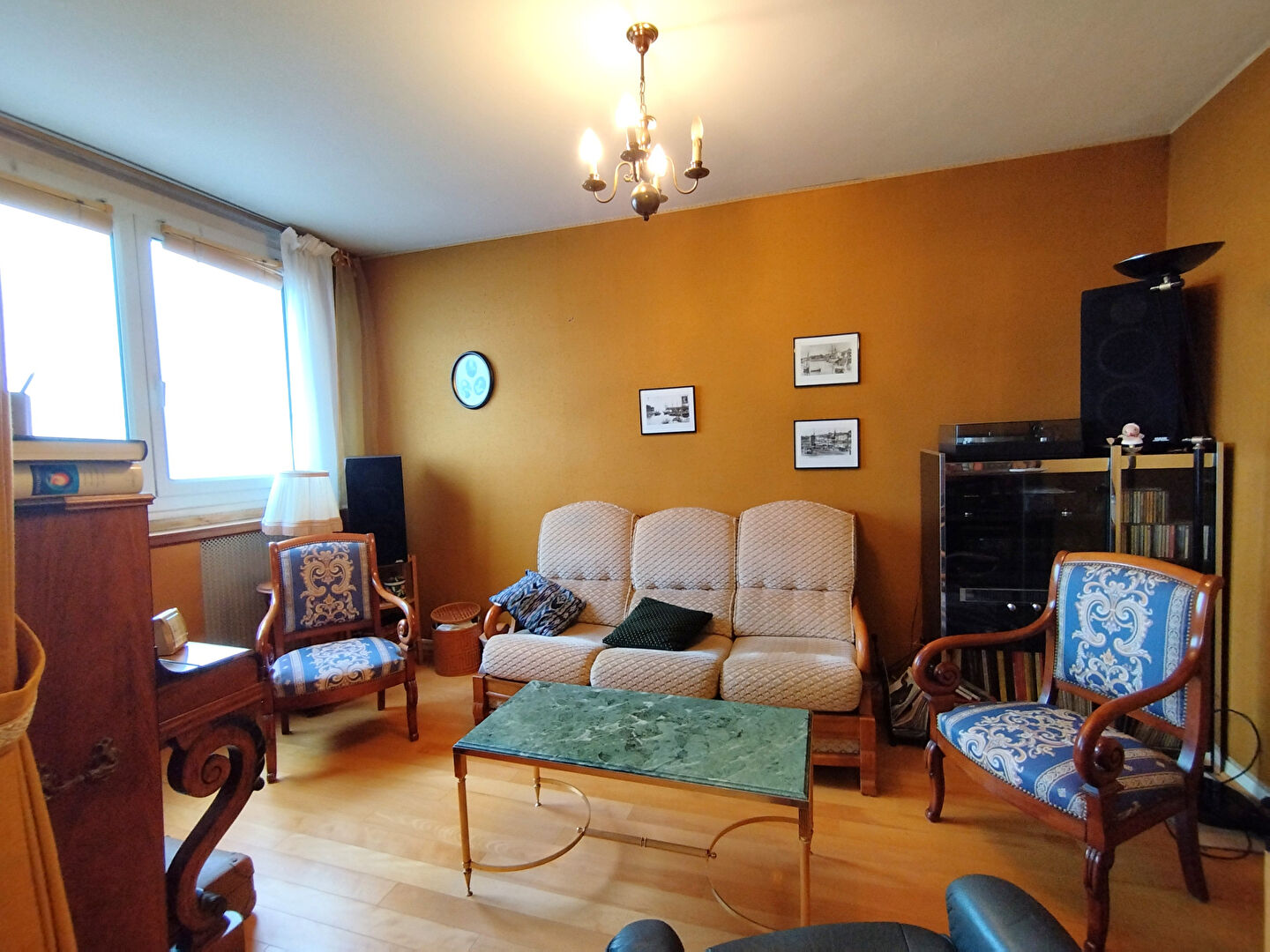 Appartement Rive du Cher avec balcon - Tours T5 proximité tram, Fil Bleu, commerces, écoles