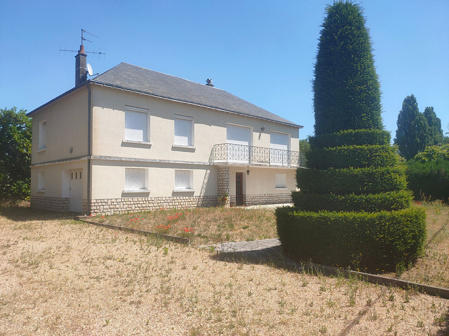 Maison familiale 150m2 - Lumineuse avec double garage, Saint-Martin-Le-Beau proche gare TGV commerce transport en commun école