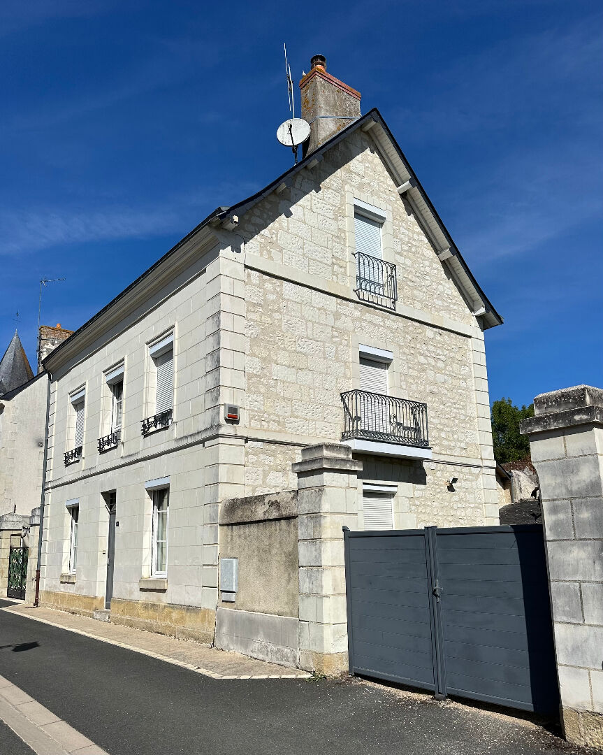 Maison 8 pièces 152 m² · à Saint-Épain · 152 m² · 327 000 €