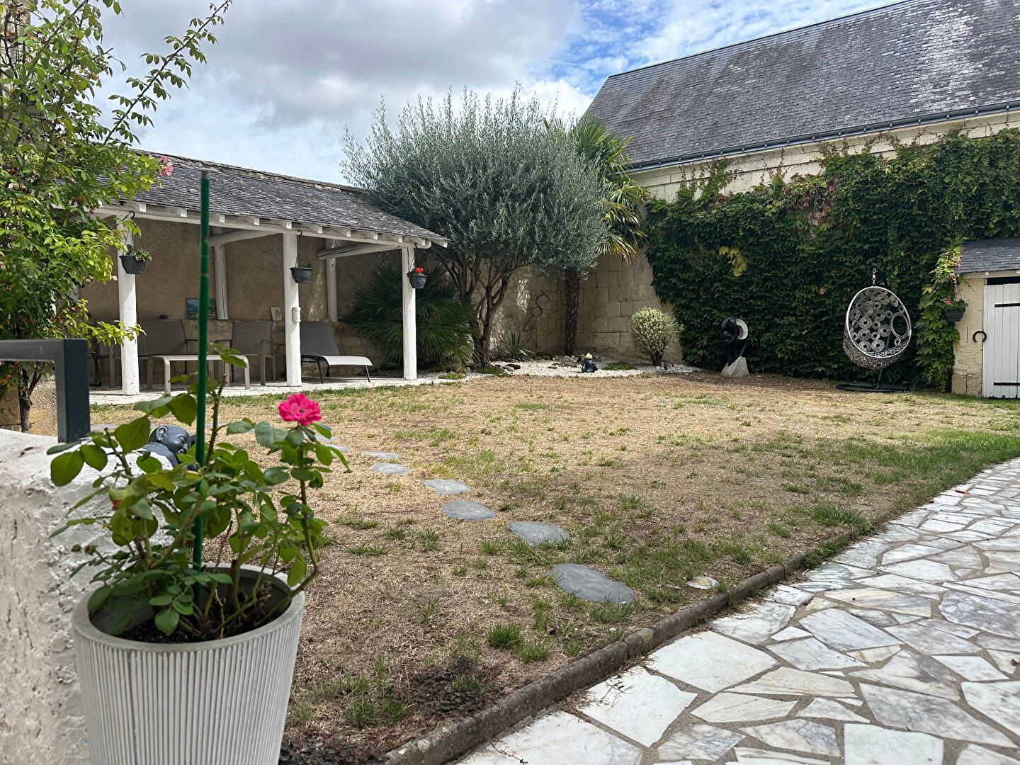 Maison de maître de charme entièrement rénovée de 152 m² à Saint-Épain