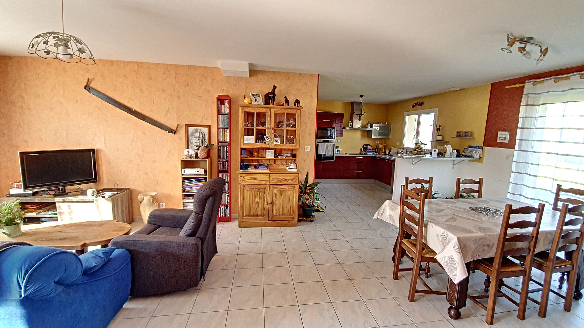 Maison a vendre a Pouille les Coteaux.