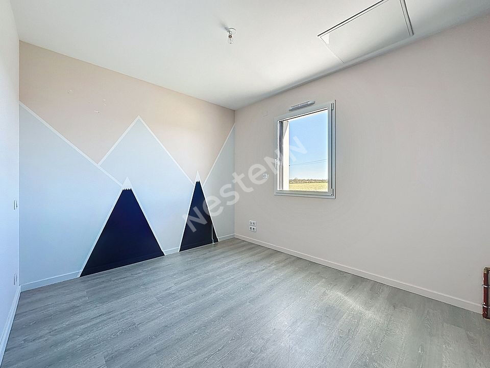 Maison contemporaine à vendre à COUFFE proche bourg avec 4 chambres garage et jardin.