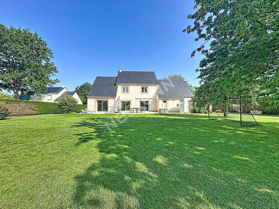 Maison 5 pièces 163 m² · à Mesanger · 163 m² · 359 990 €
