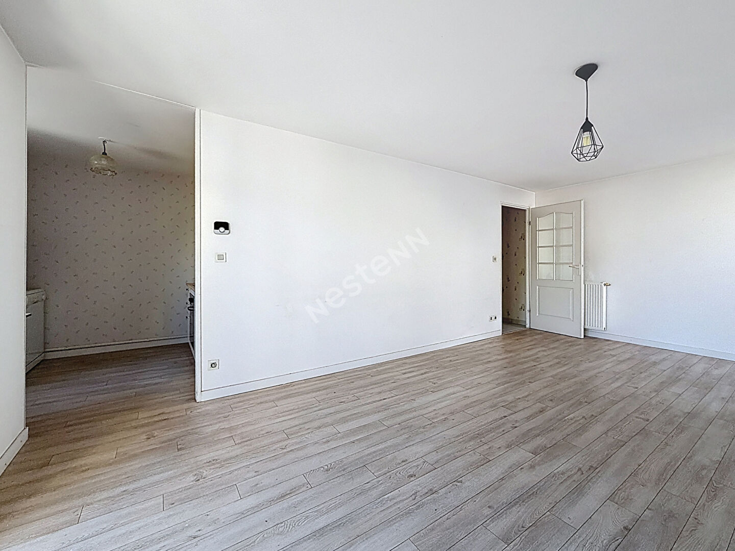 Nantes Nord - Grand Val : En Vente ! Appartement T3 rdc surlevé, proche toutes commodiftés, 2 chambres, parking s/sol et balcon.