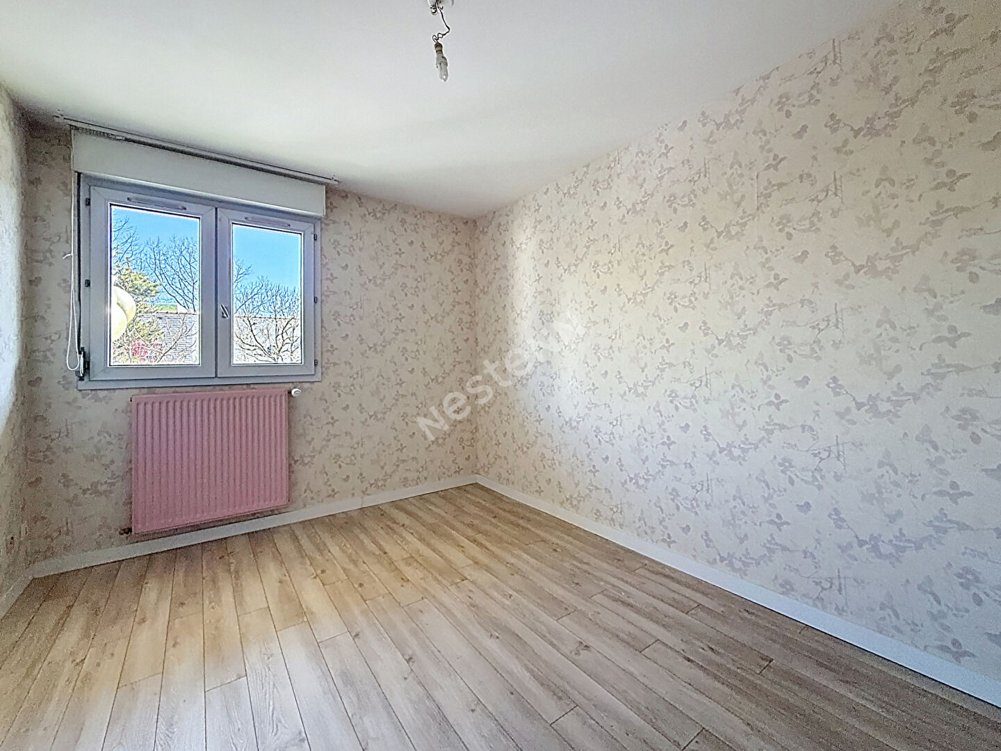 Nantes Nord - Grand Val : En Vente ! Appartement T3 rdc surlevé, proche toutes commodiftés, 2 chambres, parking s/sol et balcon.