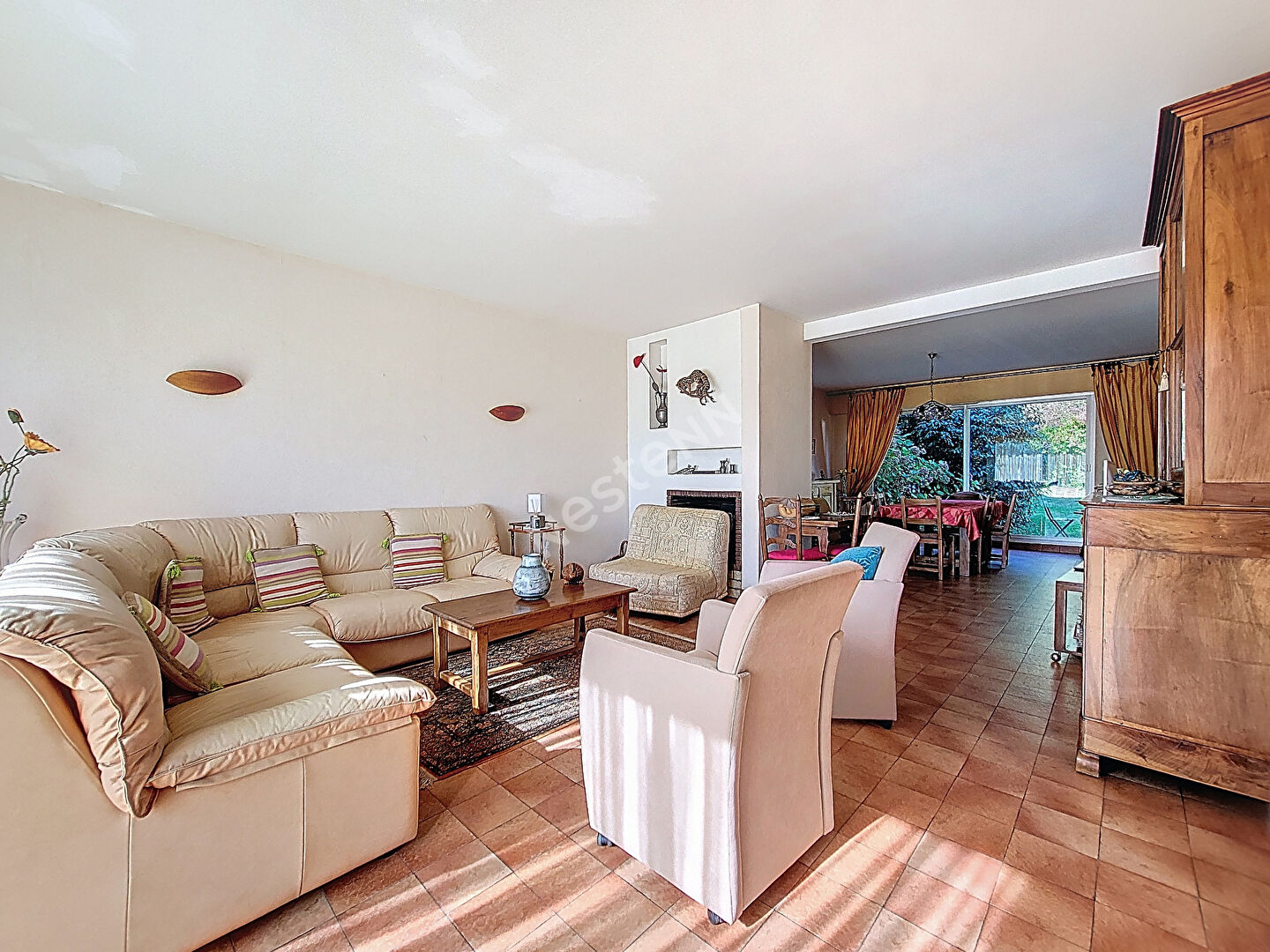 Nantes Jonelière : En vente ! Maison de 165m2, 5 chambres, vie de plain pied, grenier aménageable. Jardin clos + 300 m² !