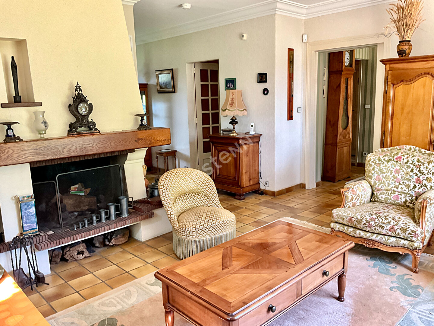 OPPORTUNITE Sautron : En vente ! Maison de 168m², 5 chambres, vie de plain pied, belle parcelle au calme d'une impasse.