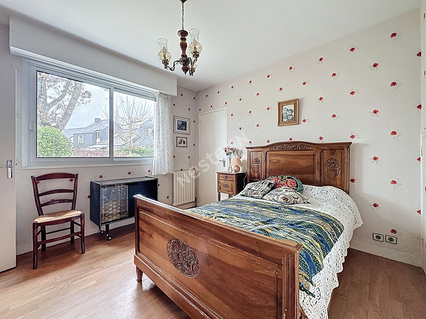 OPPORTUNITE Sautron : En vente ! Maison de 168m², 5 chambres, vie de plain pied, belle parcelle au calme d'une impasse.