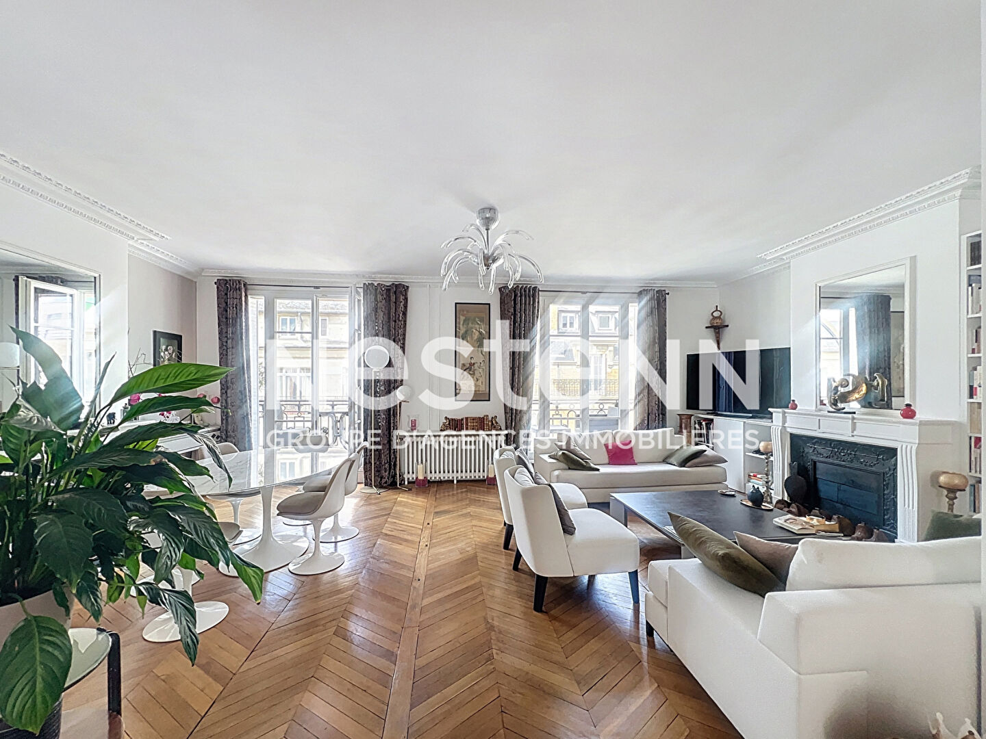 Nestenn Paris Haussmann - Paris 17ème - Appartement  6 pièces 174.11 m2 - Balcon filant - Ascenseur - Box parking - Double cave