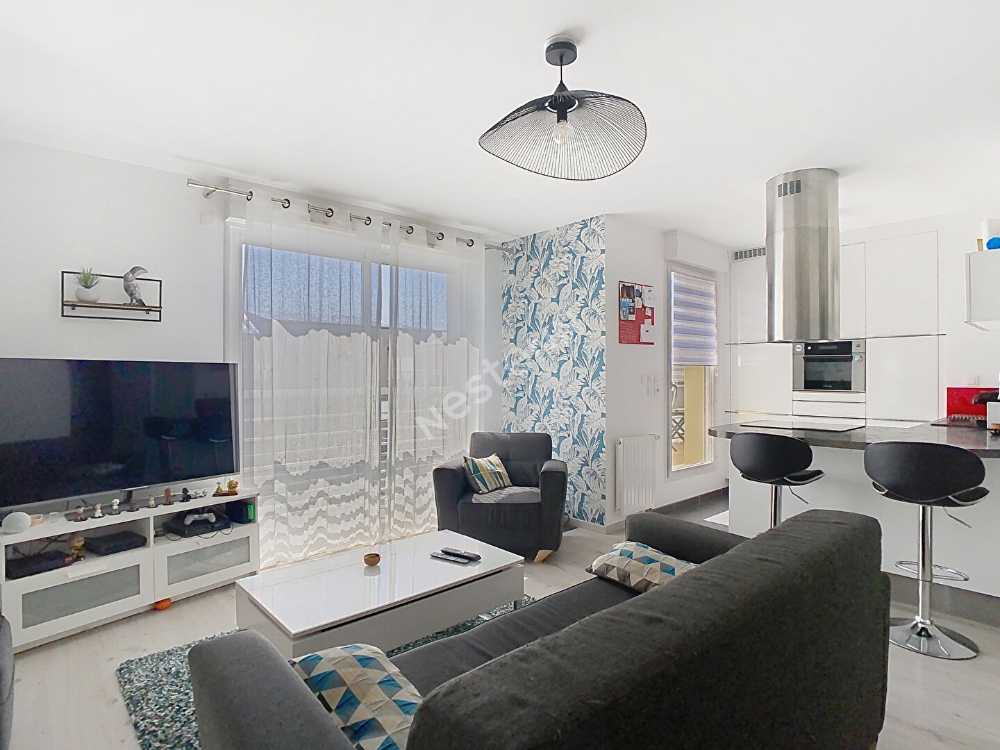 Appartement TYPE 4, de 2013 Avrille Centre, double terrasse, parking, garage!