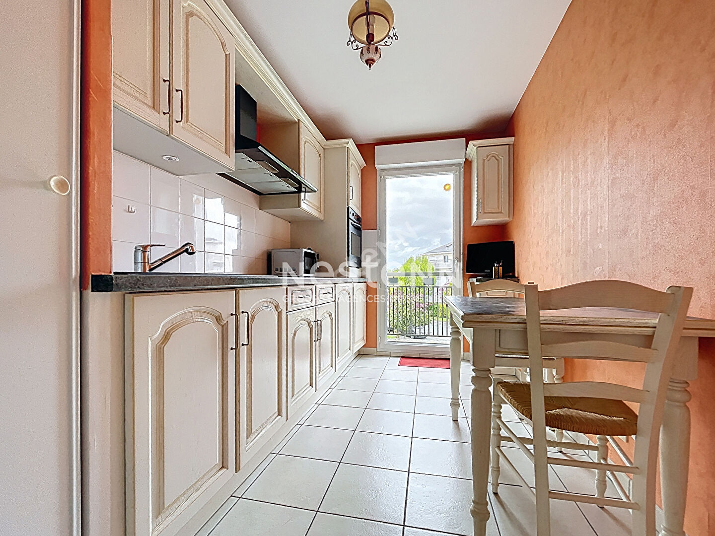 Appartement Avrillé - 2 chambres - balcon - stationnement sous-sol