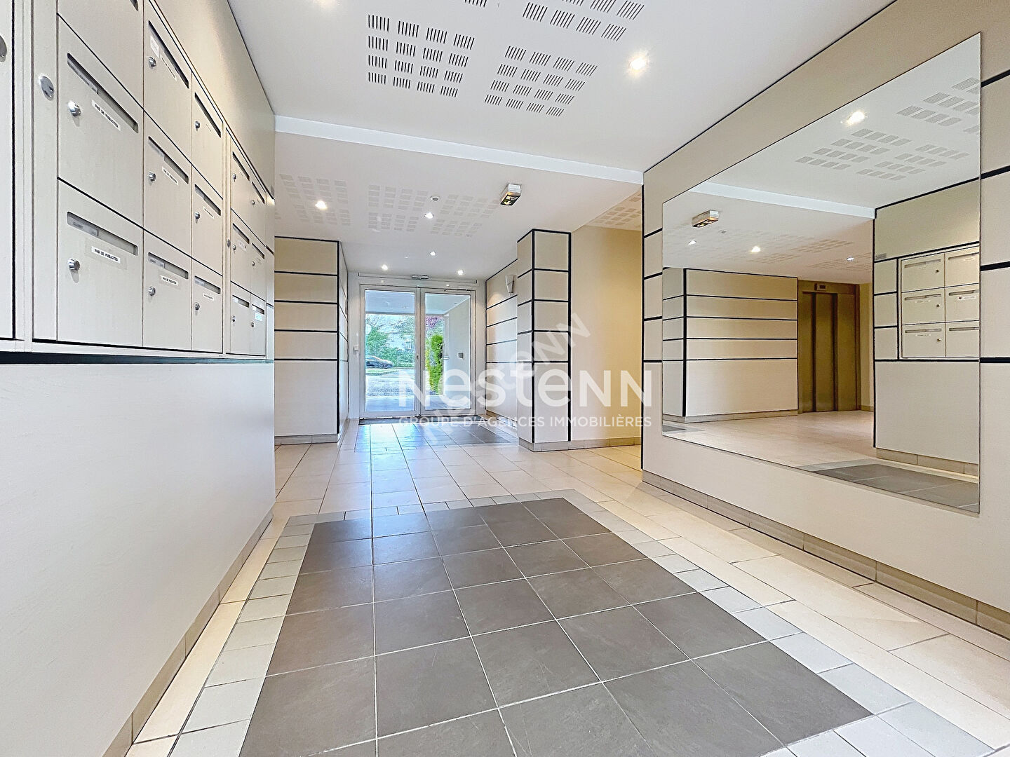 Appartement Avrillé - 2 chambres - balcon - stationnement sous-sol