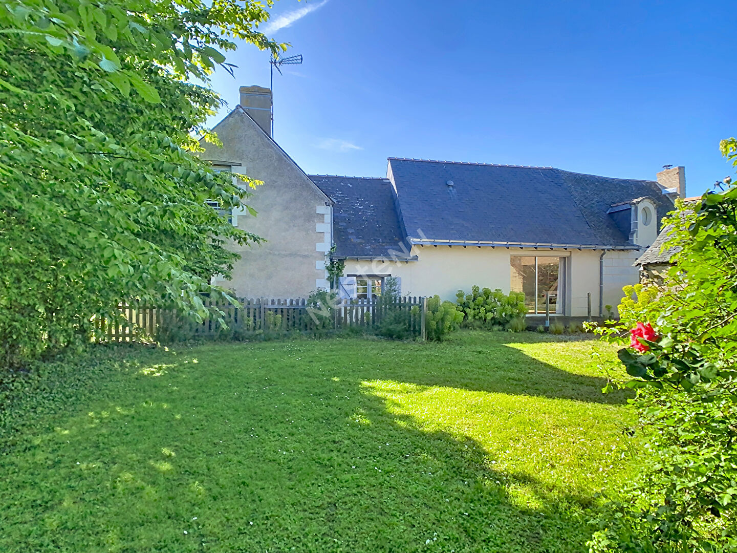 Maison 5 pièces 140 m² · à Feneu · 140 m² · 374 500 €