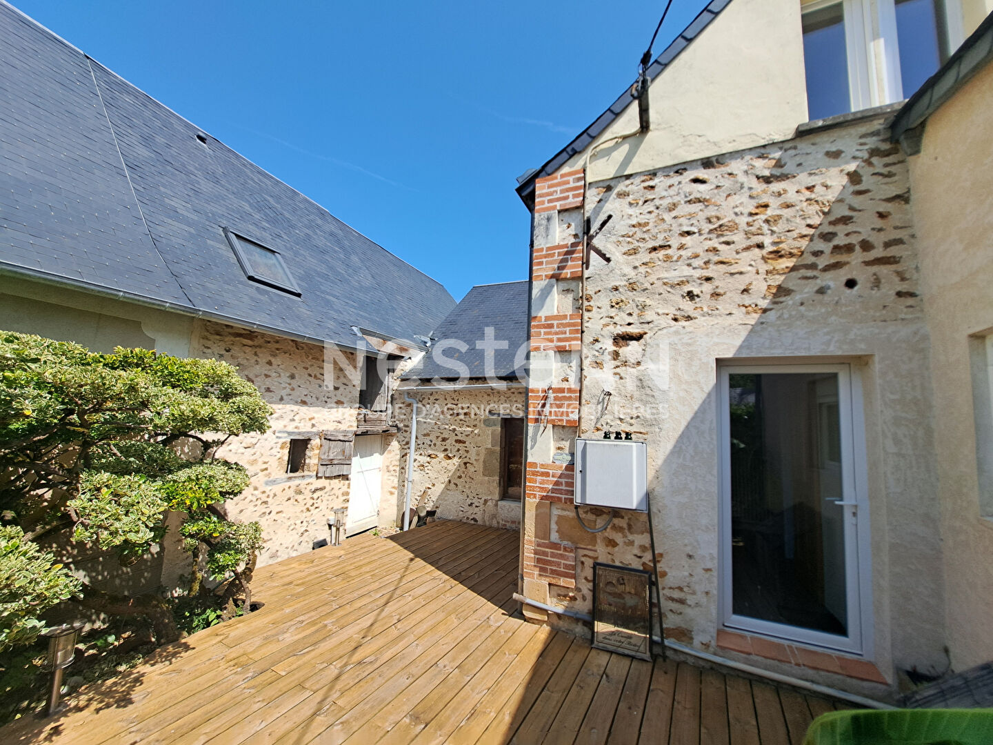 Maison à vendre à Clermont Creans 85m²