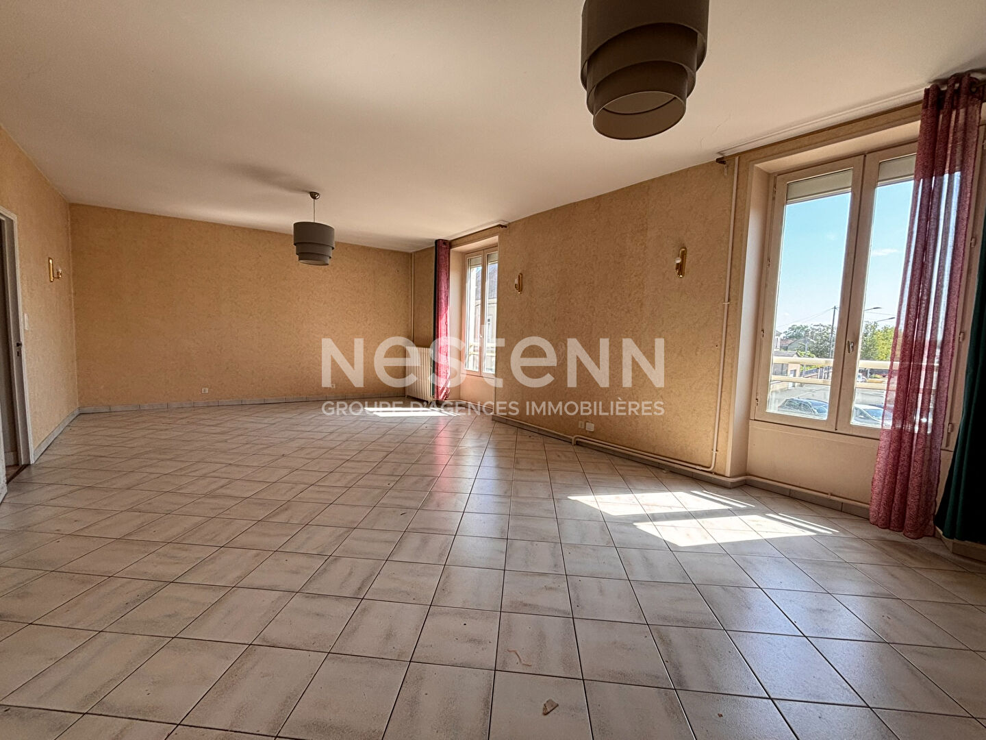 Maison 8 pièces 297 m² · à La Fleche · 297 m² · 233 414 €